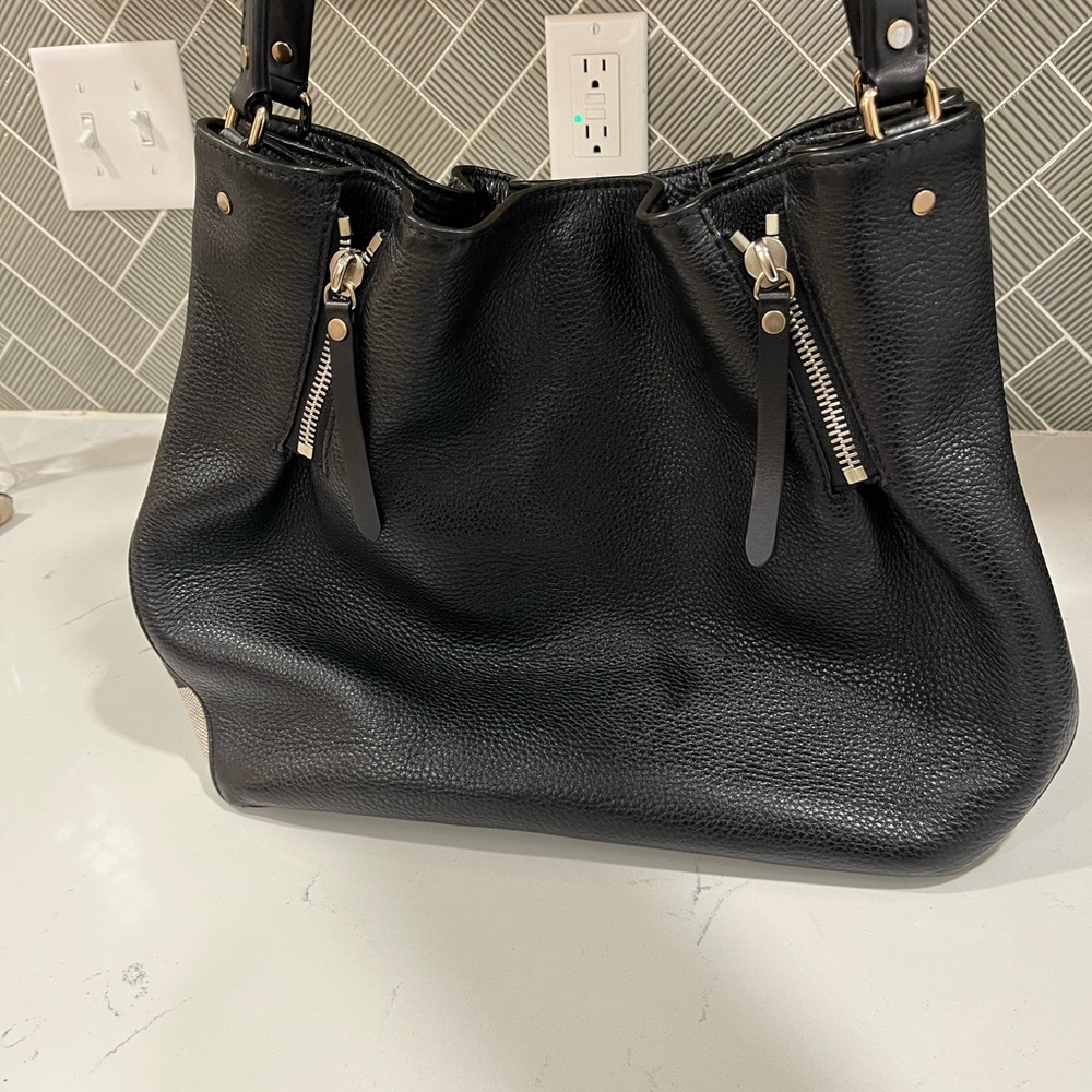 Burberry Maidstone Black Pebbled Leather Shoulder Bag - Picture 5 of 9